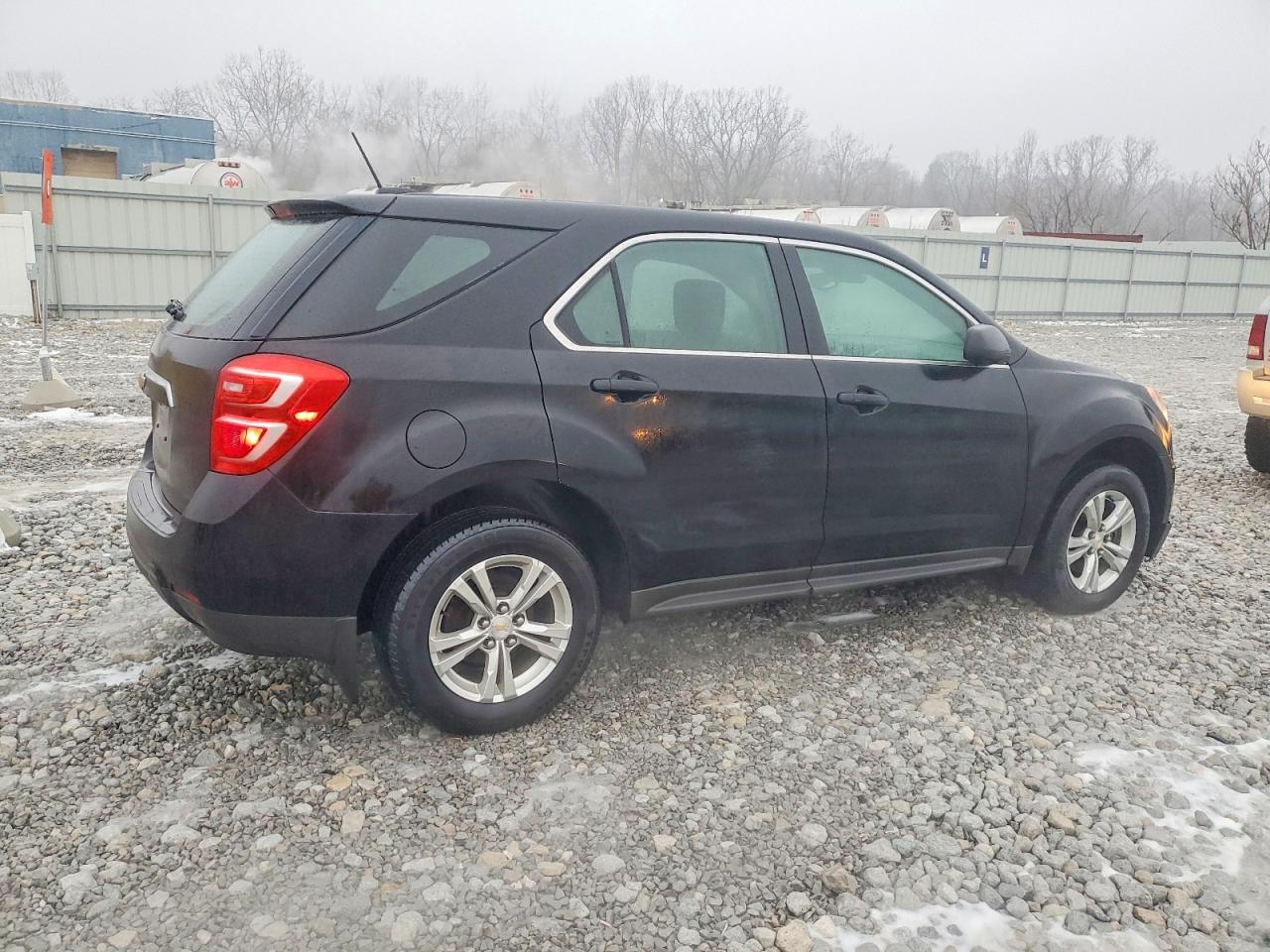 2017 CHEVROLET EQUINOX LS photo 3
