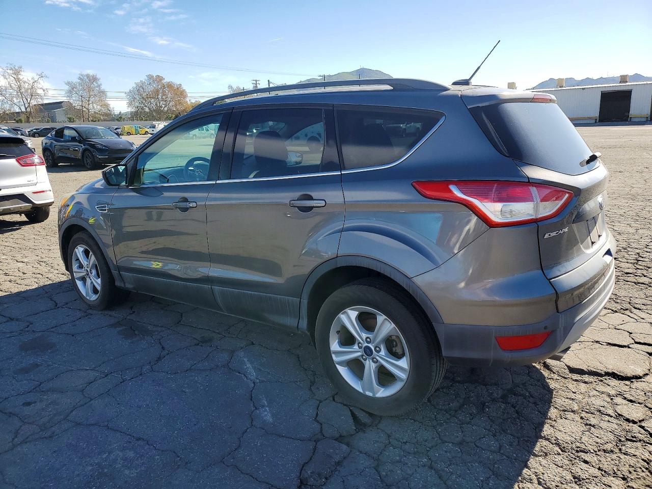 2014 FORD ESCAPE SE photo 2