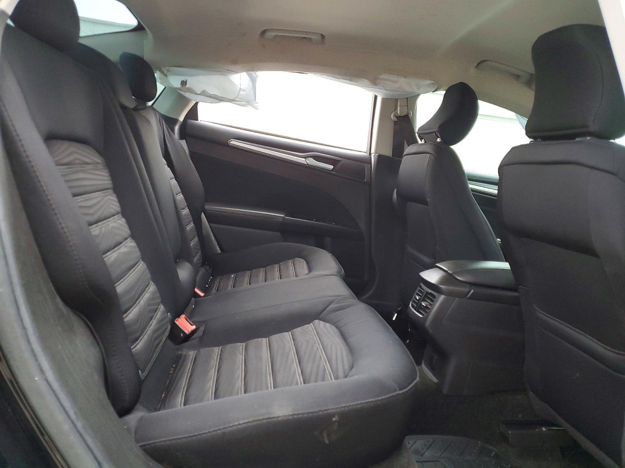 2016 FORD FUSION SE photo 19