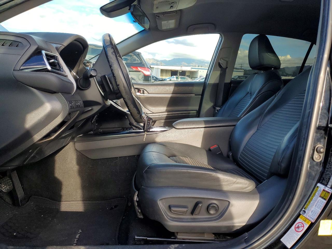 2018 TOYOTA CAMRY L photo 7