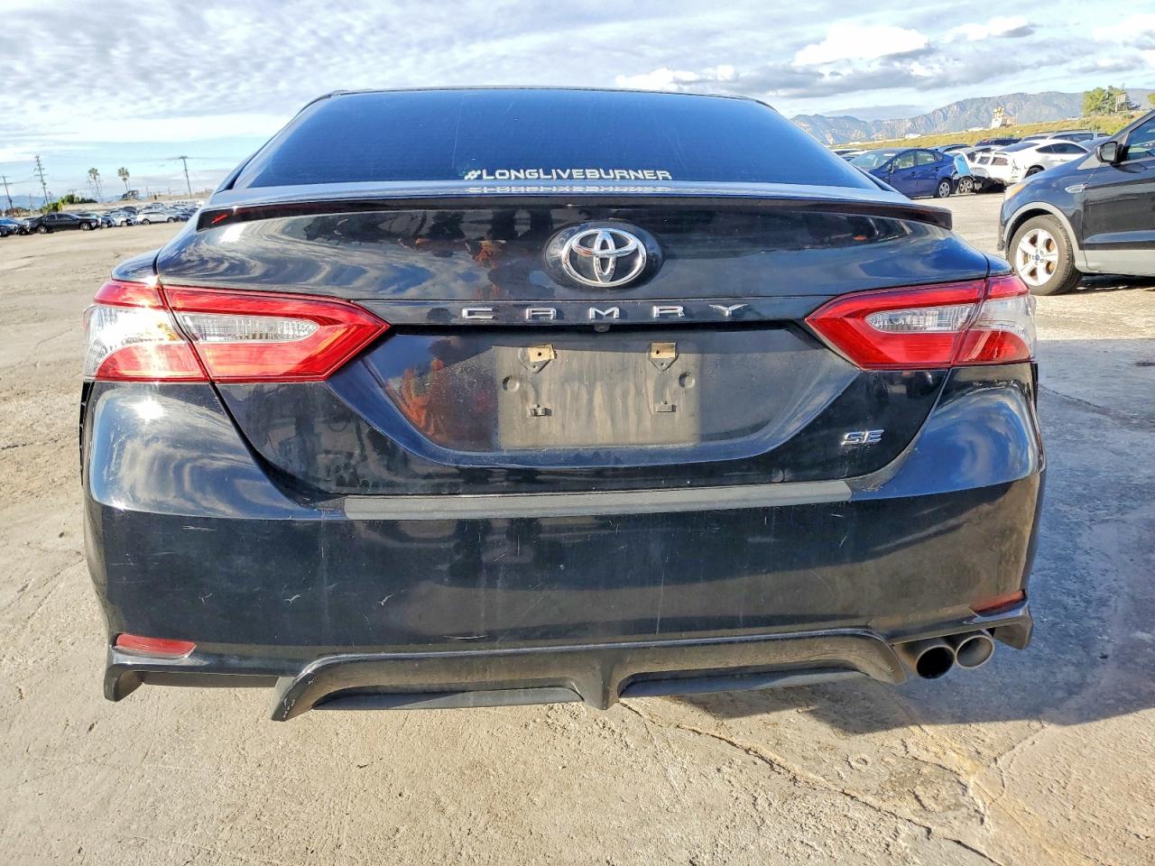 2018 TOYOTA CAMRY L photo 6