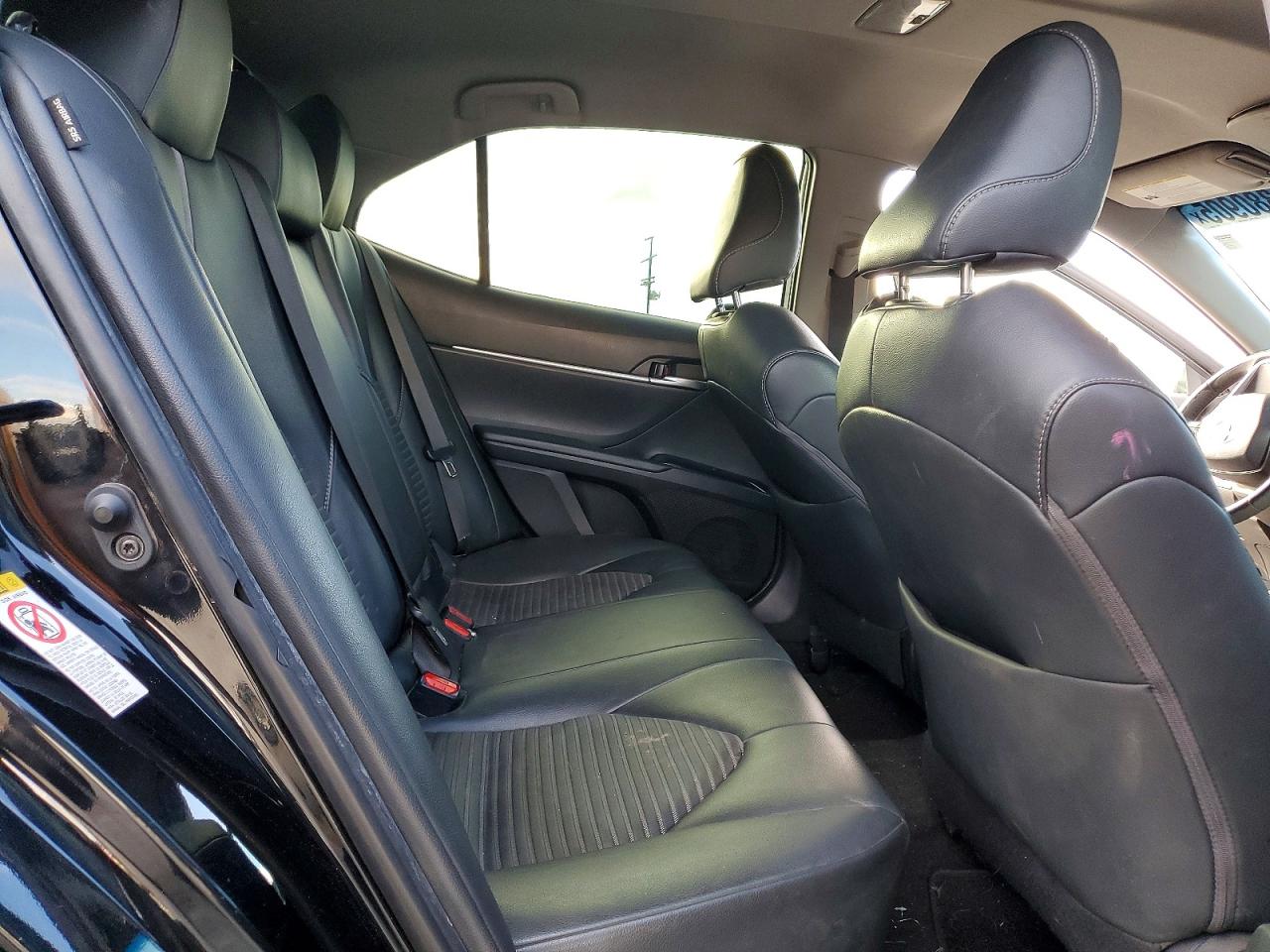 2018 TOYOTA CAMRY L photo 10