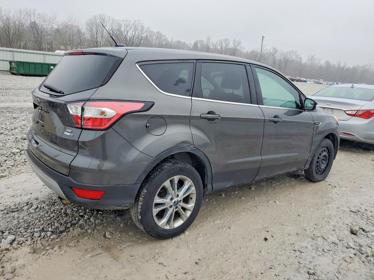 2017 FORD ESCAPE SE photo 3
