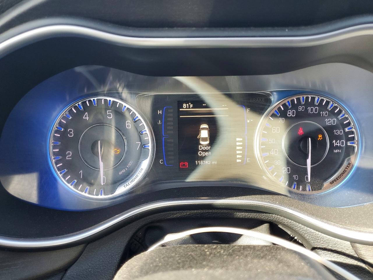 2016 CHRYSLER 200 LIMITED photo 9