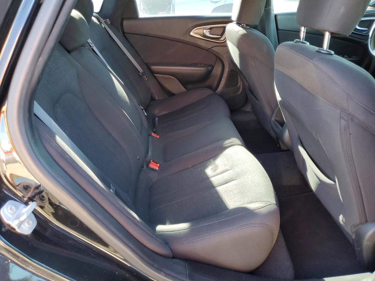 2016 CHRYSLER 200 LIMITED photo 10