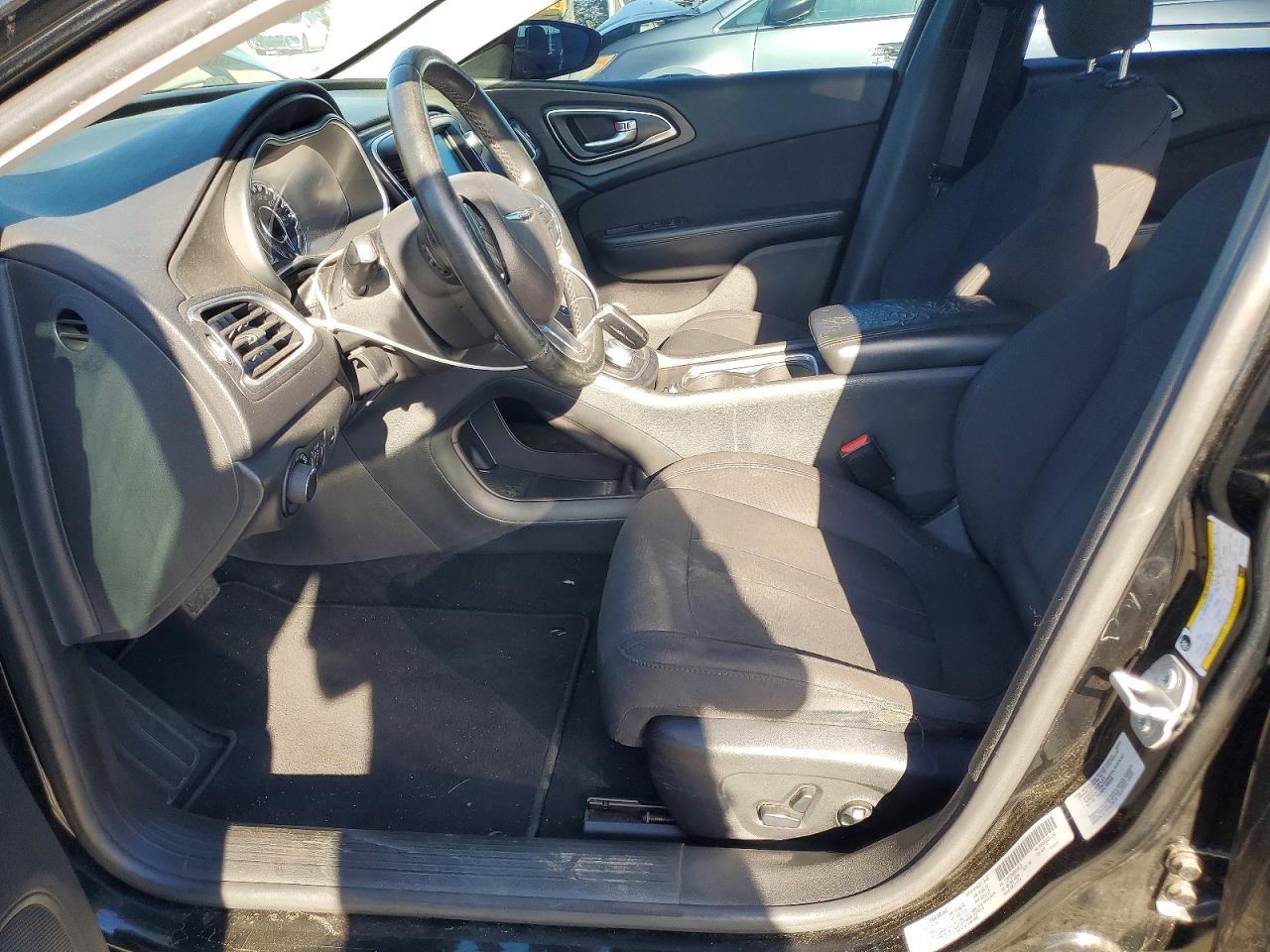 2016 CHRYSLER 200 LIMITED photo 7