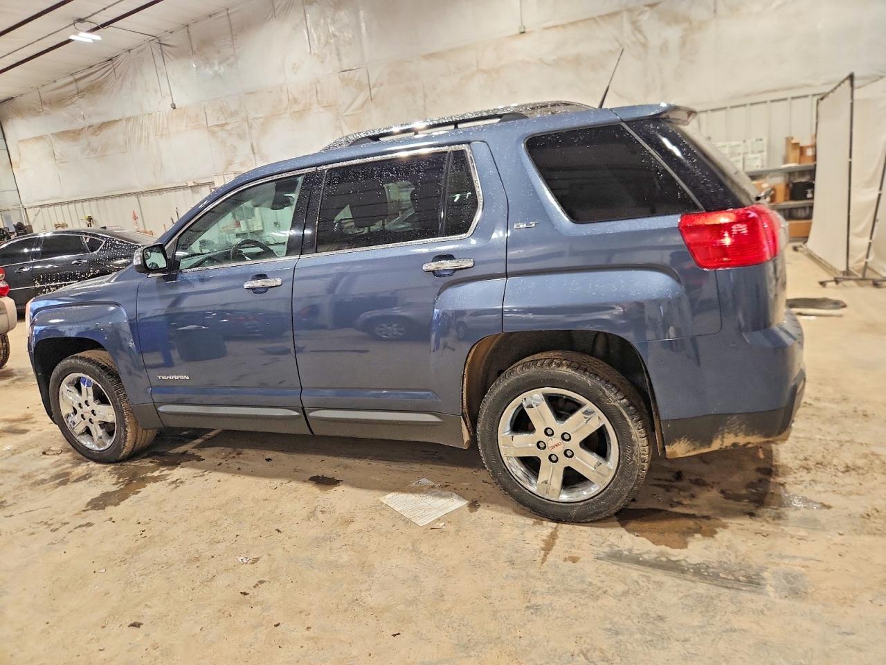 2012 GMC TERRAIN SLT photo 2