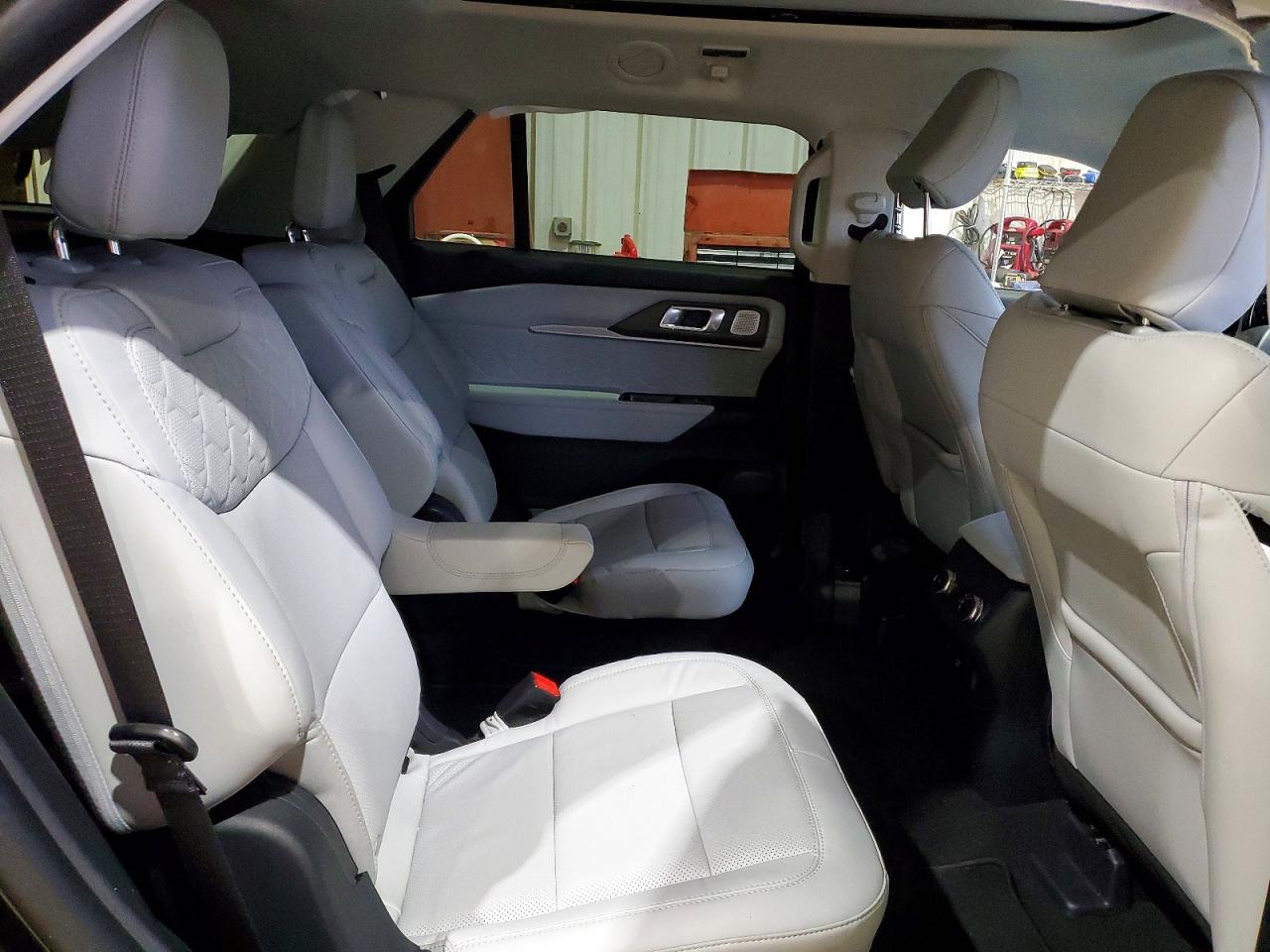 2025 FORD EXPLORER PLATINUM photo 11