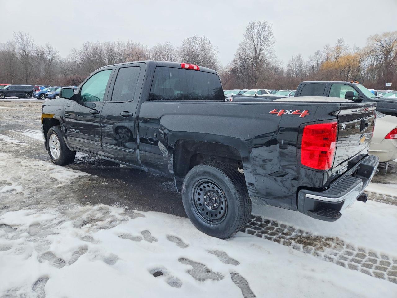 2018 CHEVROLET SILVERADO K1500 LT photo 2