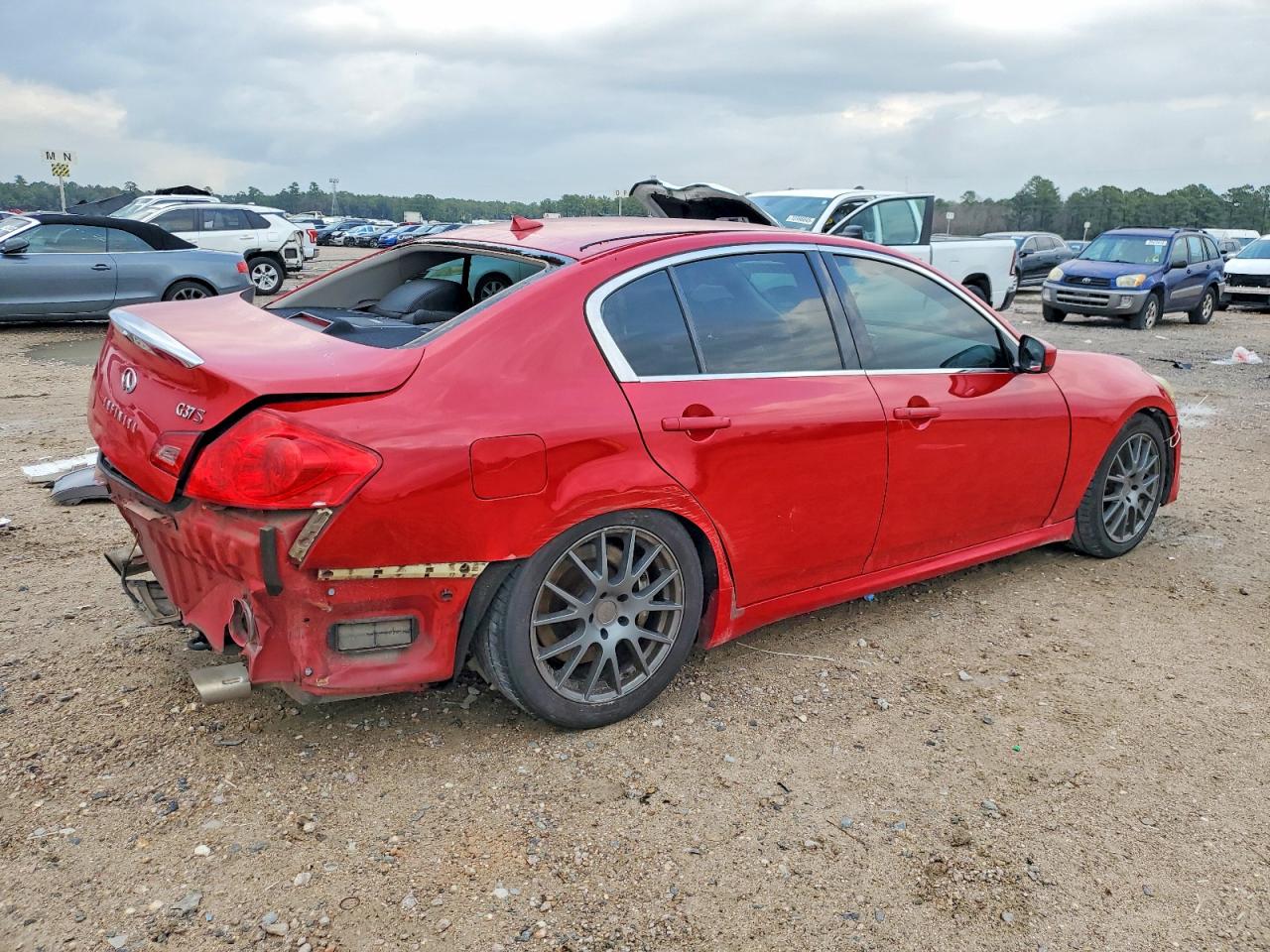 2011 INFINITI G37 photo 5
