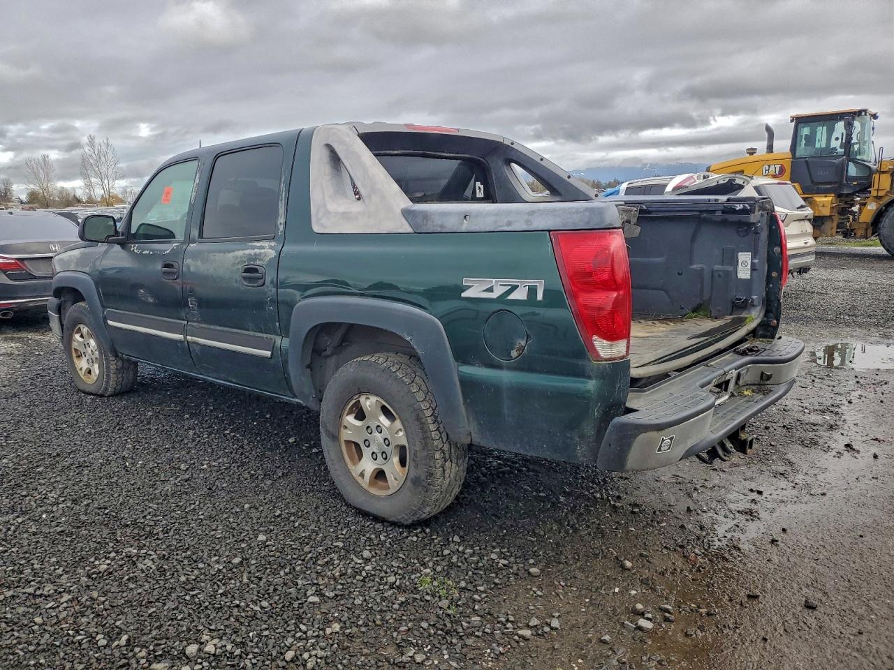 2004 CHEVROLET AVALANCHE K1500 photo 2