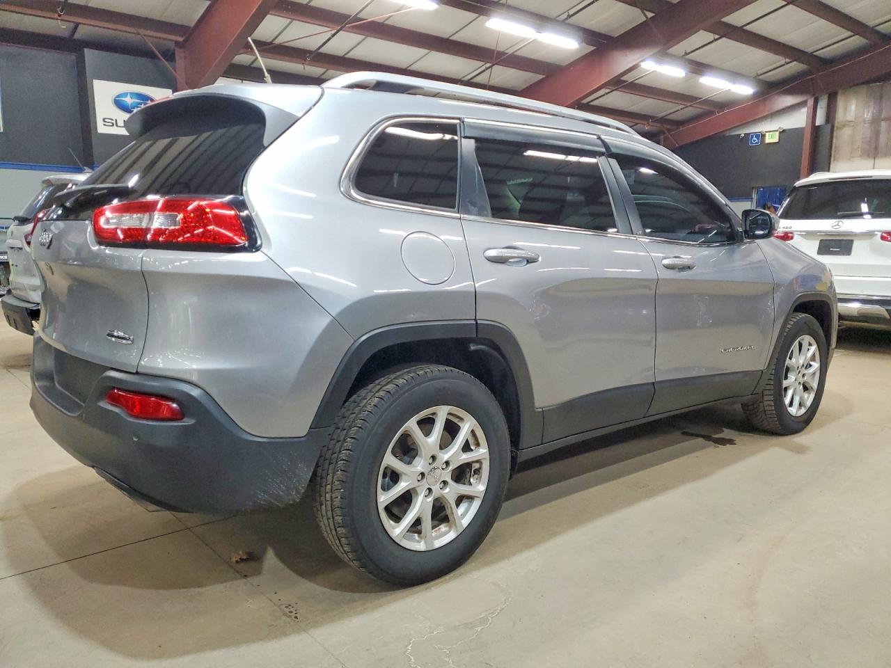 2017 JEEP CHEROKEE LATITUDE photo 3