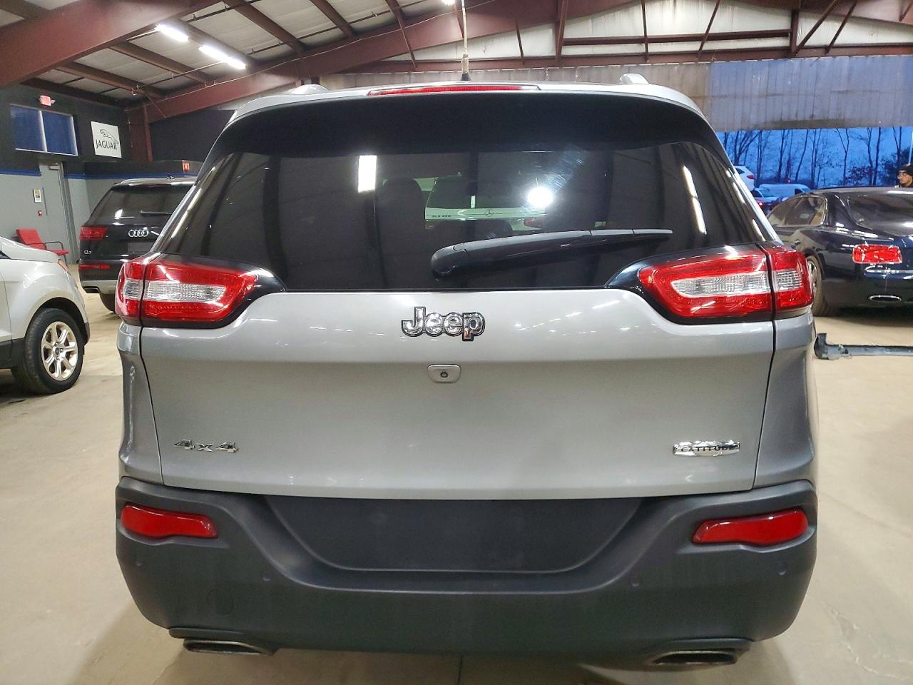 2017 JEEP CHEROKEE LATITUDE photo 6