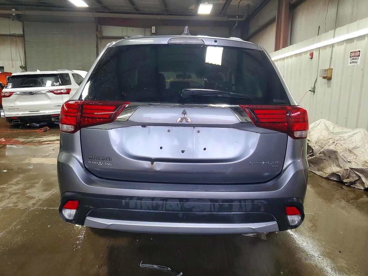 2017 MITSUBISHI OUTLANDER SE photo 6