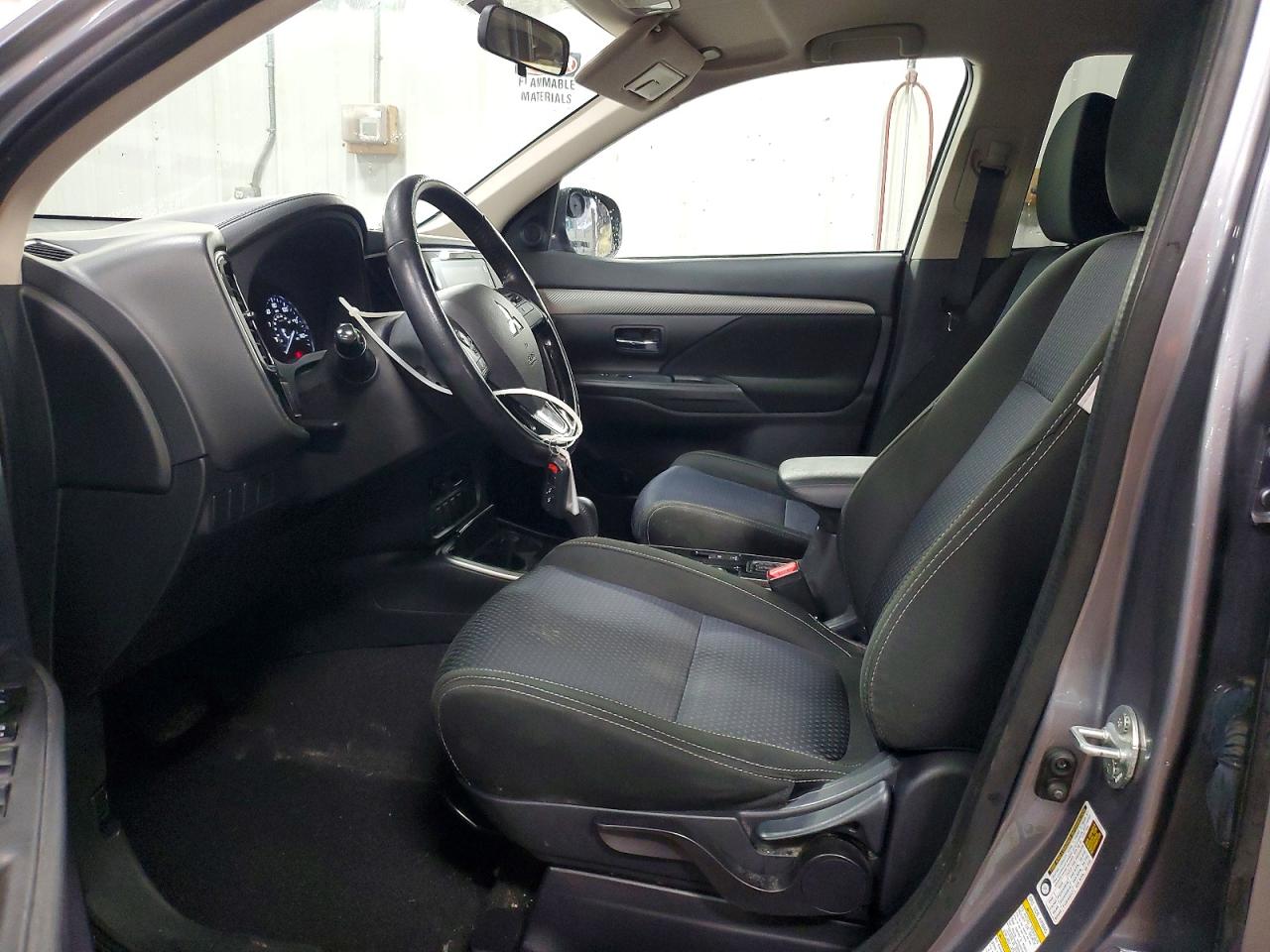 2017 MITSUBISHI OUTLANDER SE photo 7
