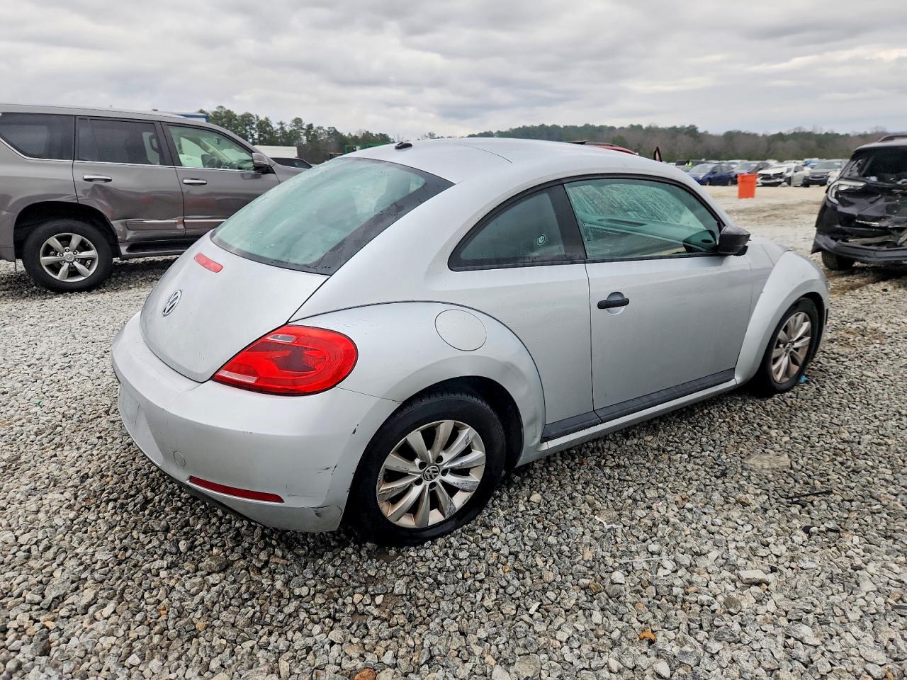 2014 VOLKSWAGEN BEETLE photo 3