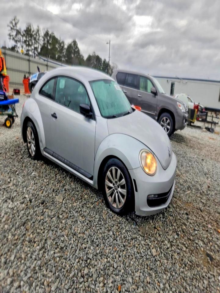 2014 VOLKSWAGEN BEETLE photo 4