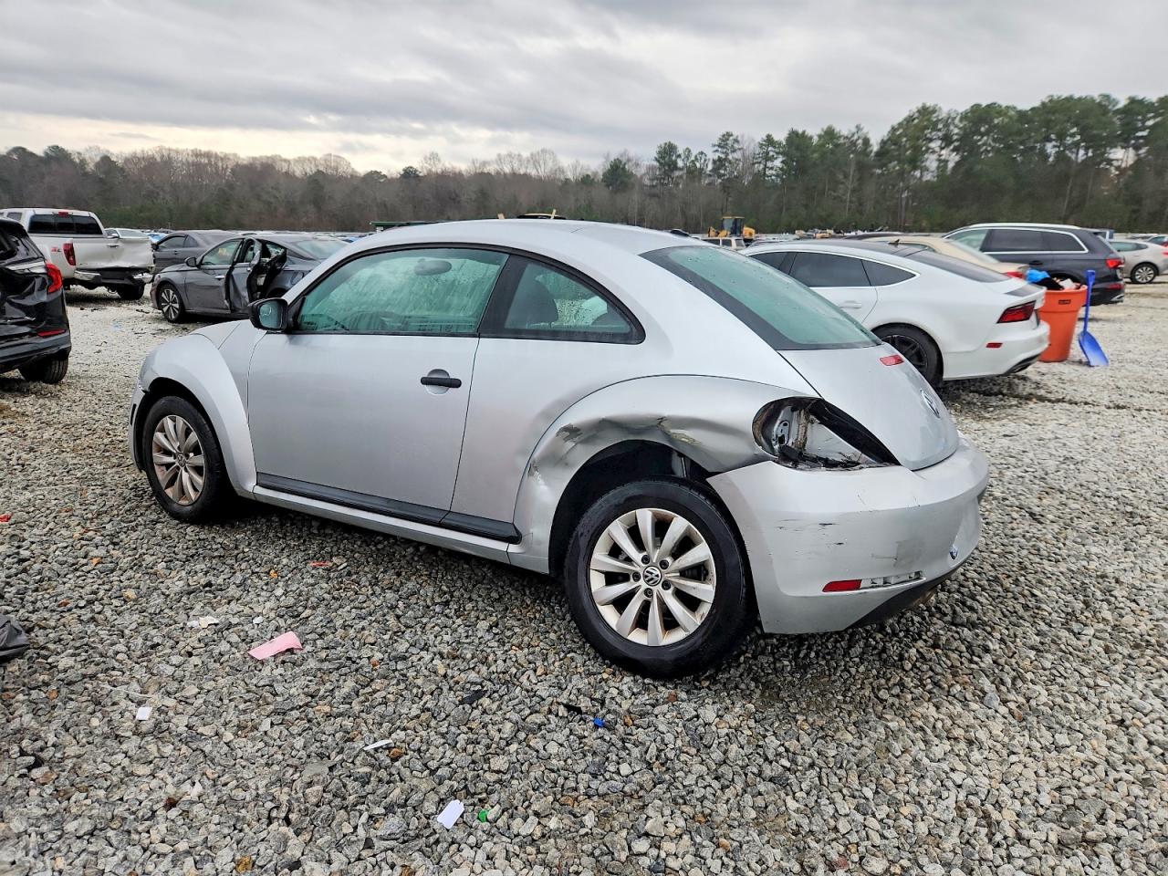 2014 VOLKSWAGEN BEETLE photo 2
