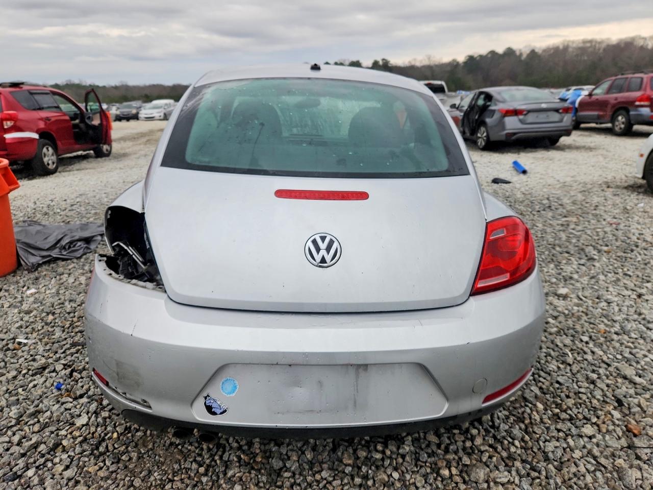 2014 VOLKSWAGEN BEETLE photo 6