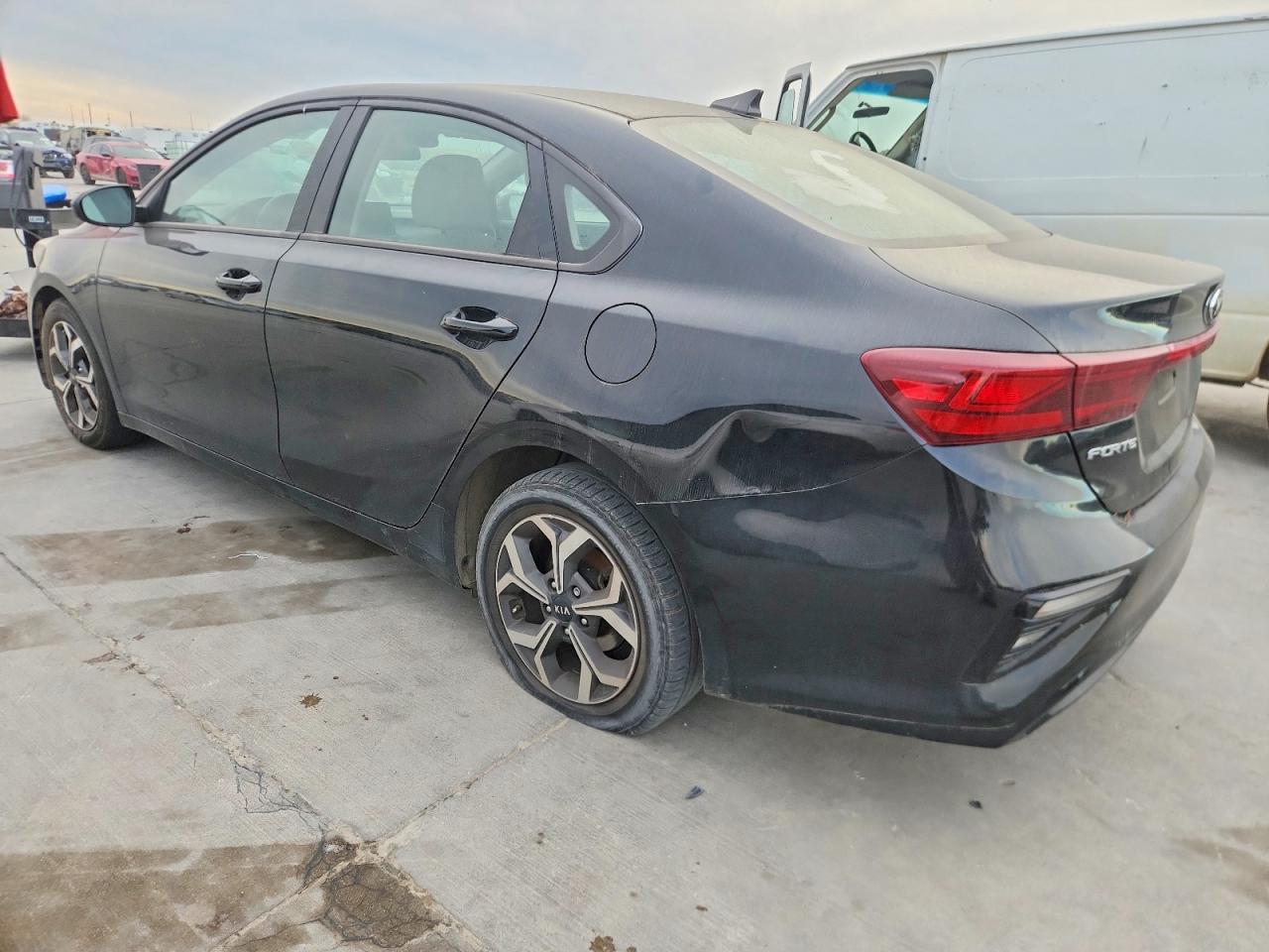 2021 KIA FORTE FE photo 2