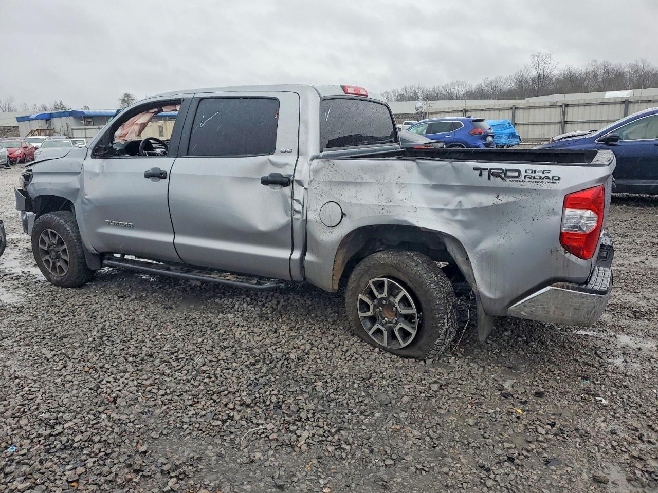 2018 TOYOTA TUNDRA CREWMAX SR5 photo 2