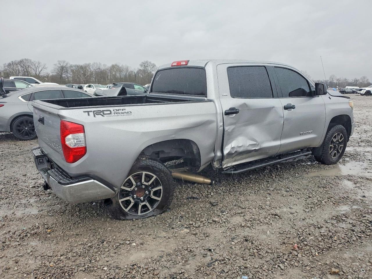 2018 TOYOTA TUNDRA CREWMAX SR5 photo 3