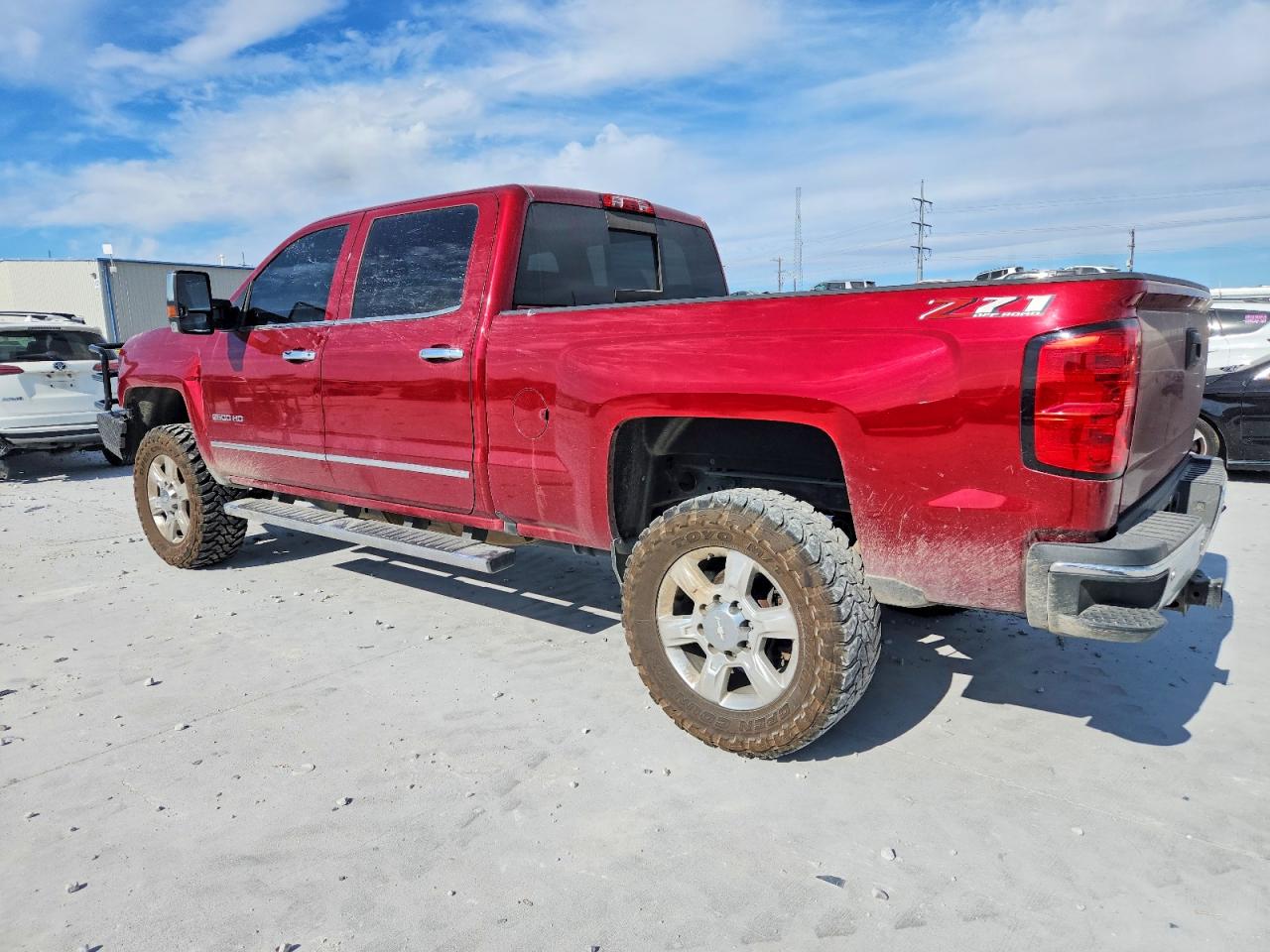 2018 CHEVROLET SILVERADO K2500 HEAVY DUTY LTZ photo 2