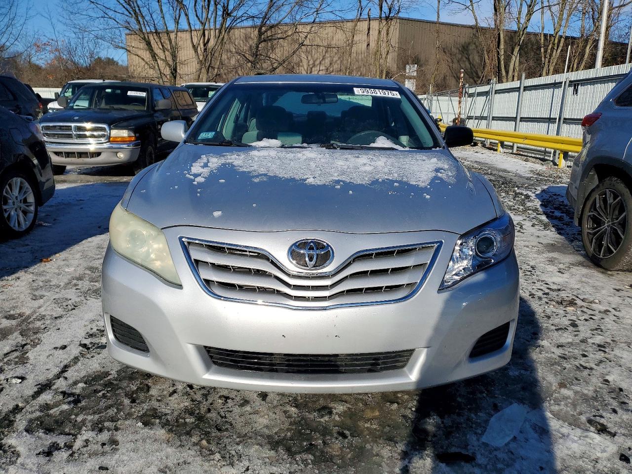 2011 TOYOTA CAMRY BASE photo 5