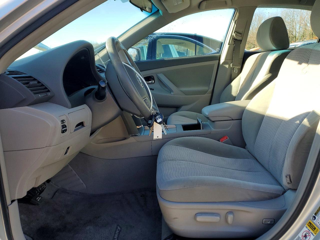 2011 TOYOTA CAMRY BASE photo 7