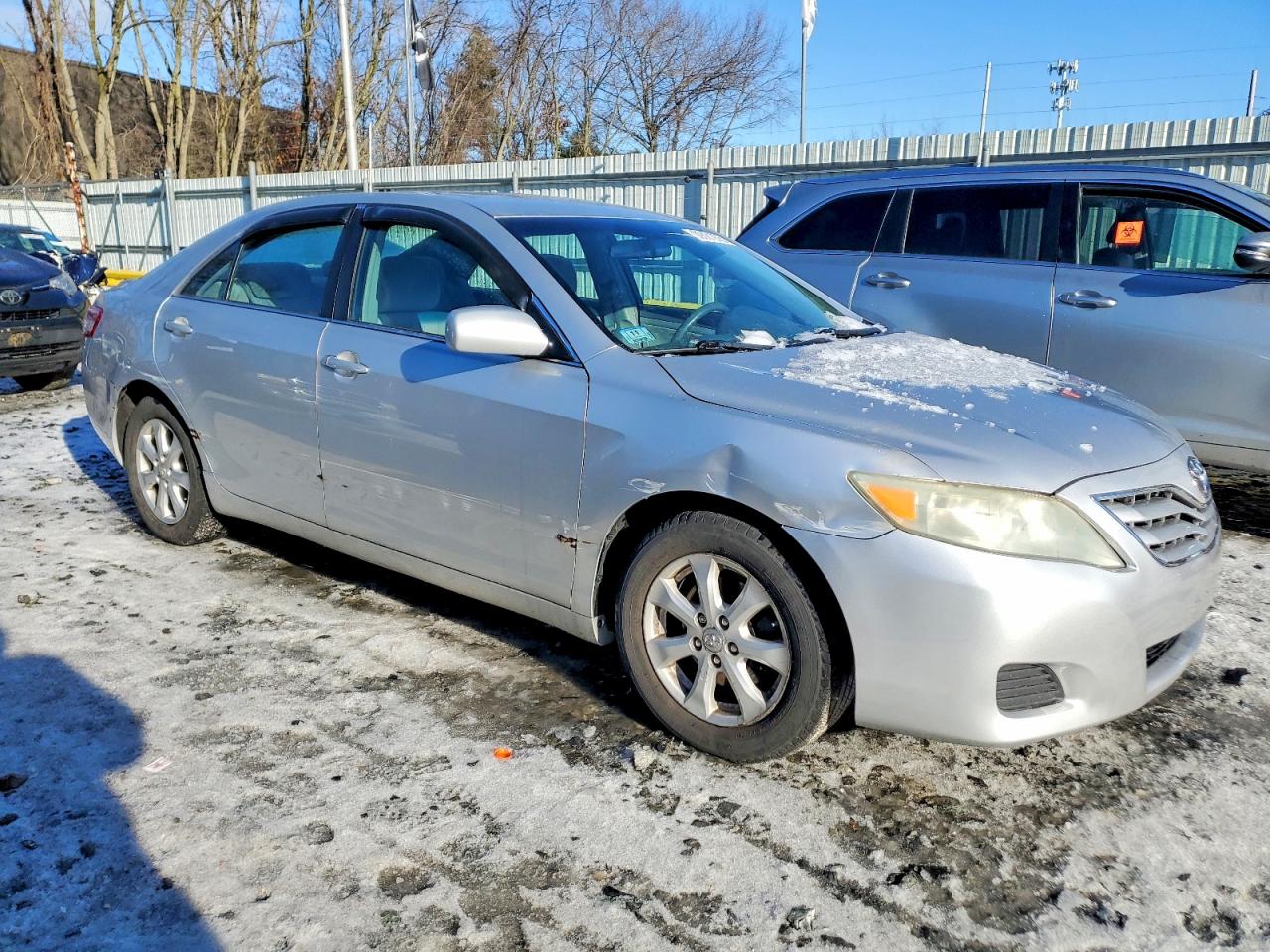2011 TOYOTA CAMRY BASE photo 4