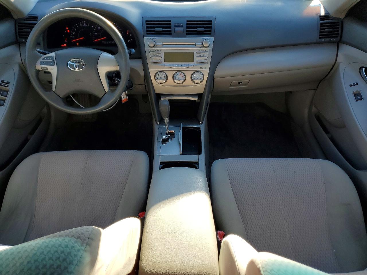 2011 TOYOTA CAMRY BASE photo 8
