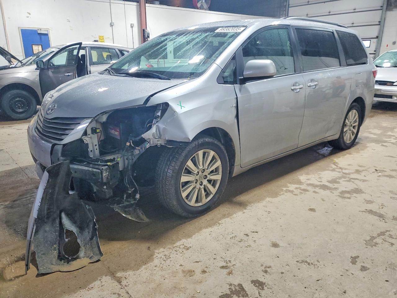 2017 TOYOTA SIENNA