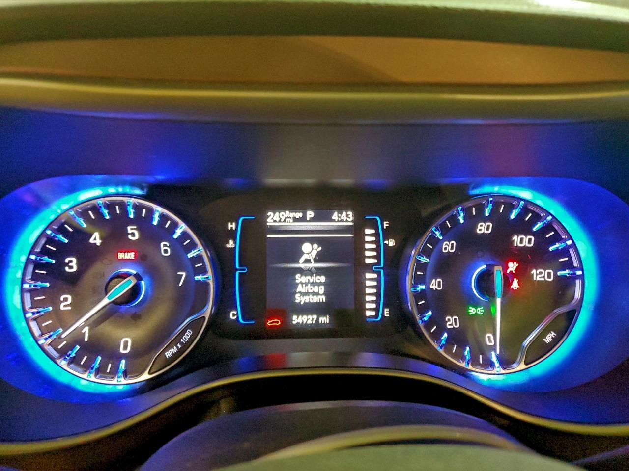 2024 CHRYSLER VOYAGER LX photo 9