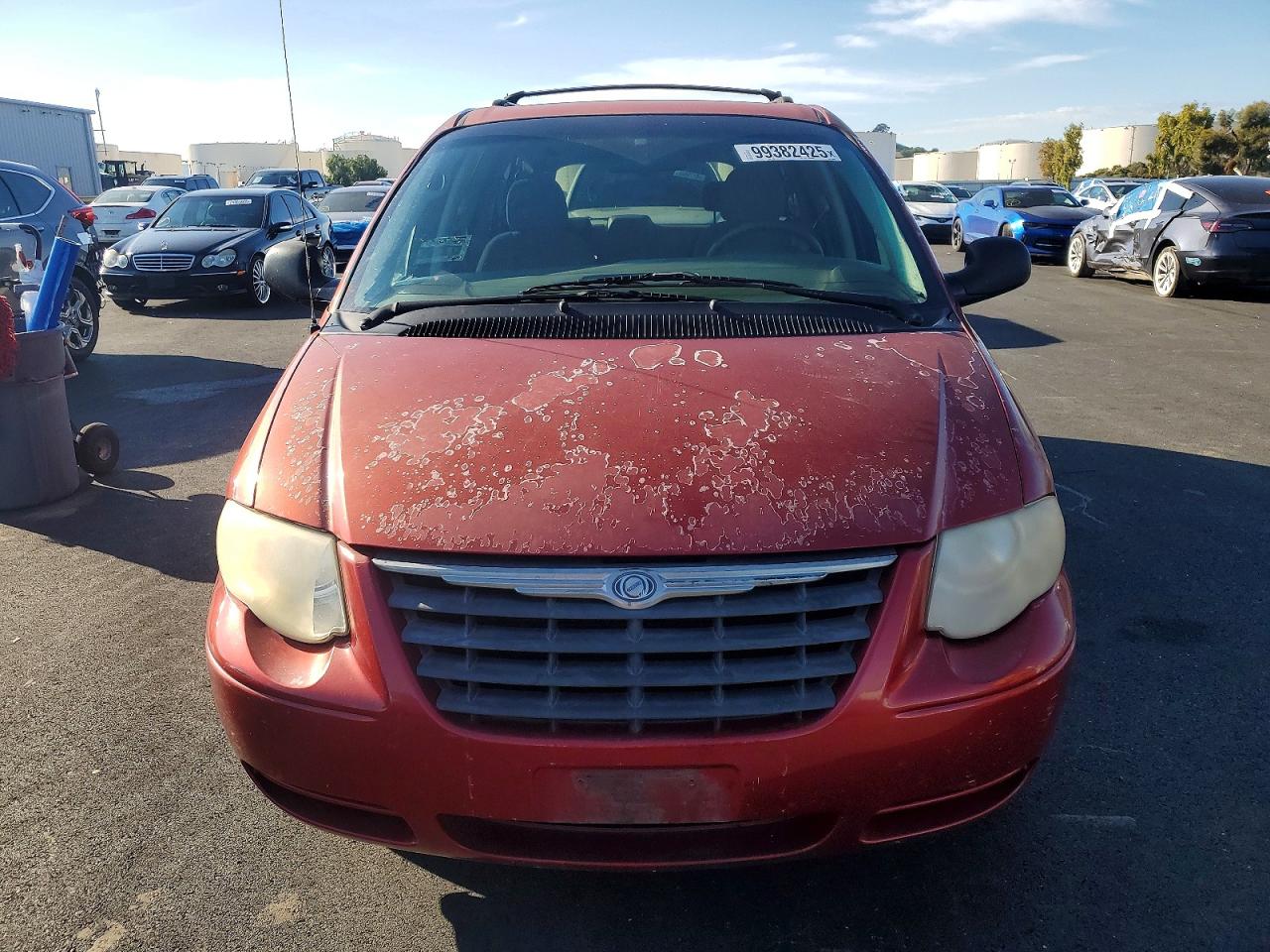 2007 CHRYSLER TOWN & COUNTRY LX photo 5