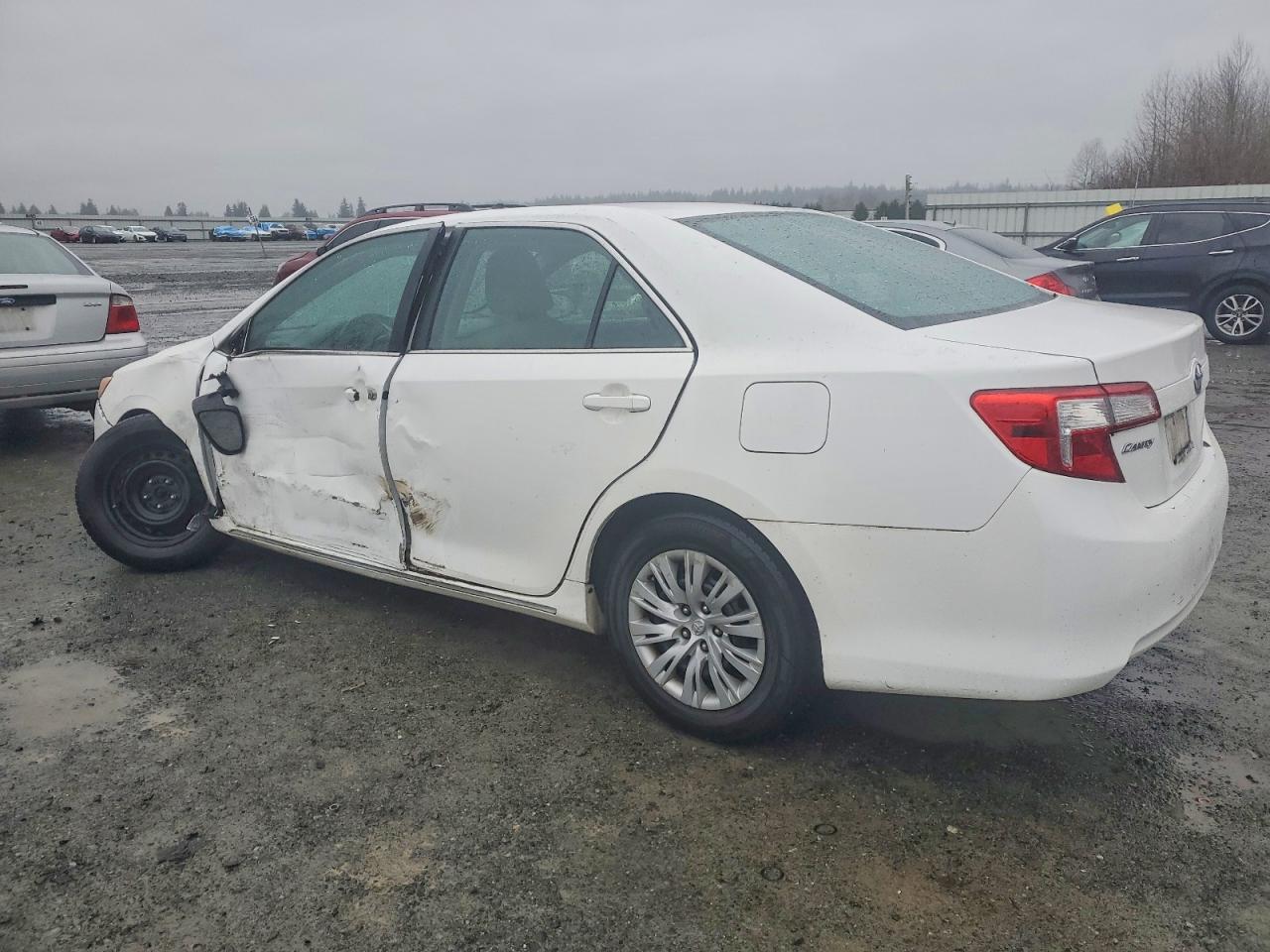 2014 TOYOTA CAMRY L photo 2