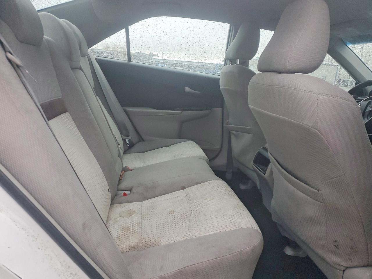 2014 TOYOTA CAMRY L photo 10
