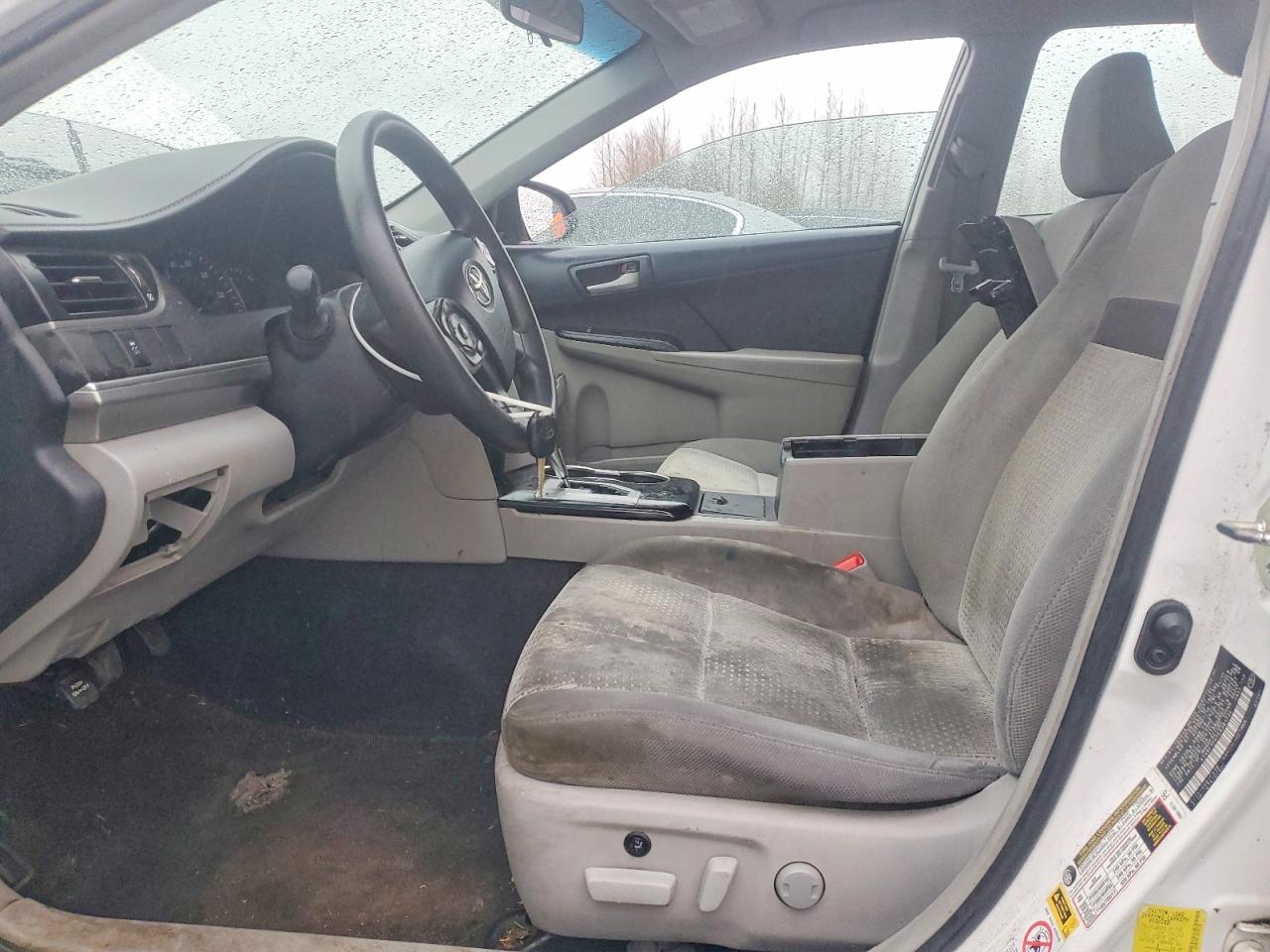 2014 TOYOTA CAMRY L photo 7
