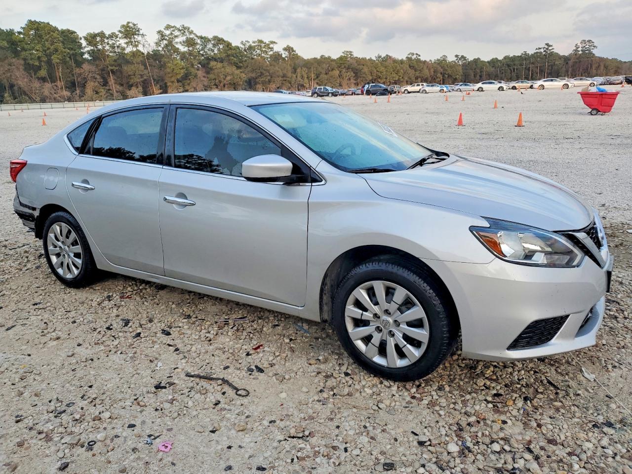 2019 NISSAN SENTRA S photo 4