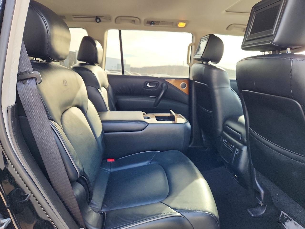 2012 INFINITI QX56 photo 11