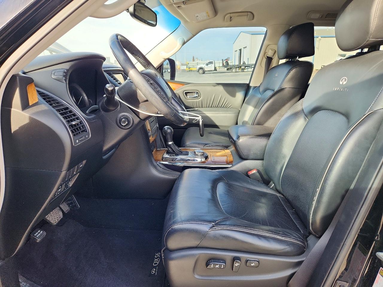 2012 INFINITI QX56 photo 7