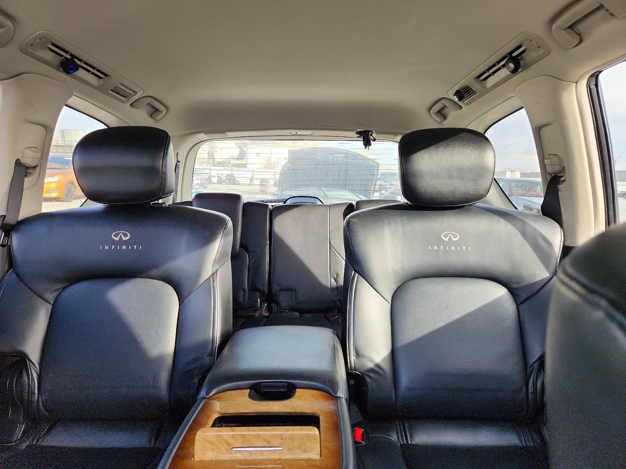 2012 INFINITI QX56 photo 10
