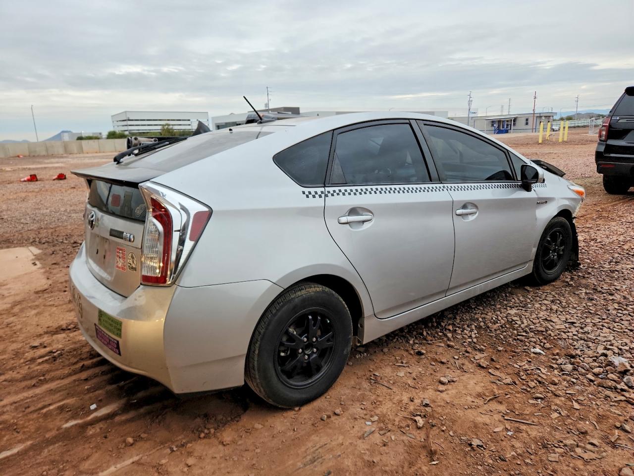 2015 TOYOTA PRIUS photo 3
