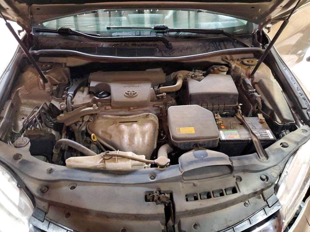 2015 TOYOTA CAMRY LE photo 31