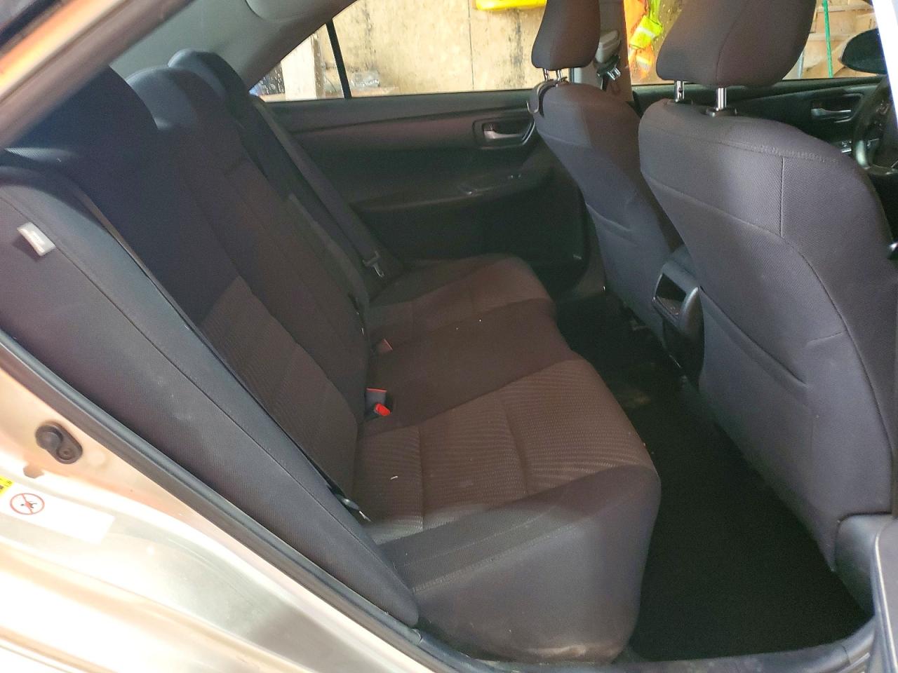2015 TOYOTA CAMRY LE photo 28