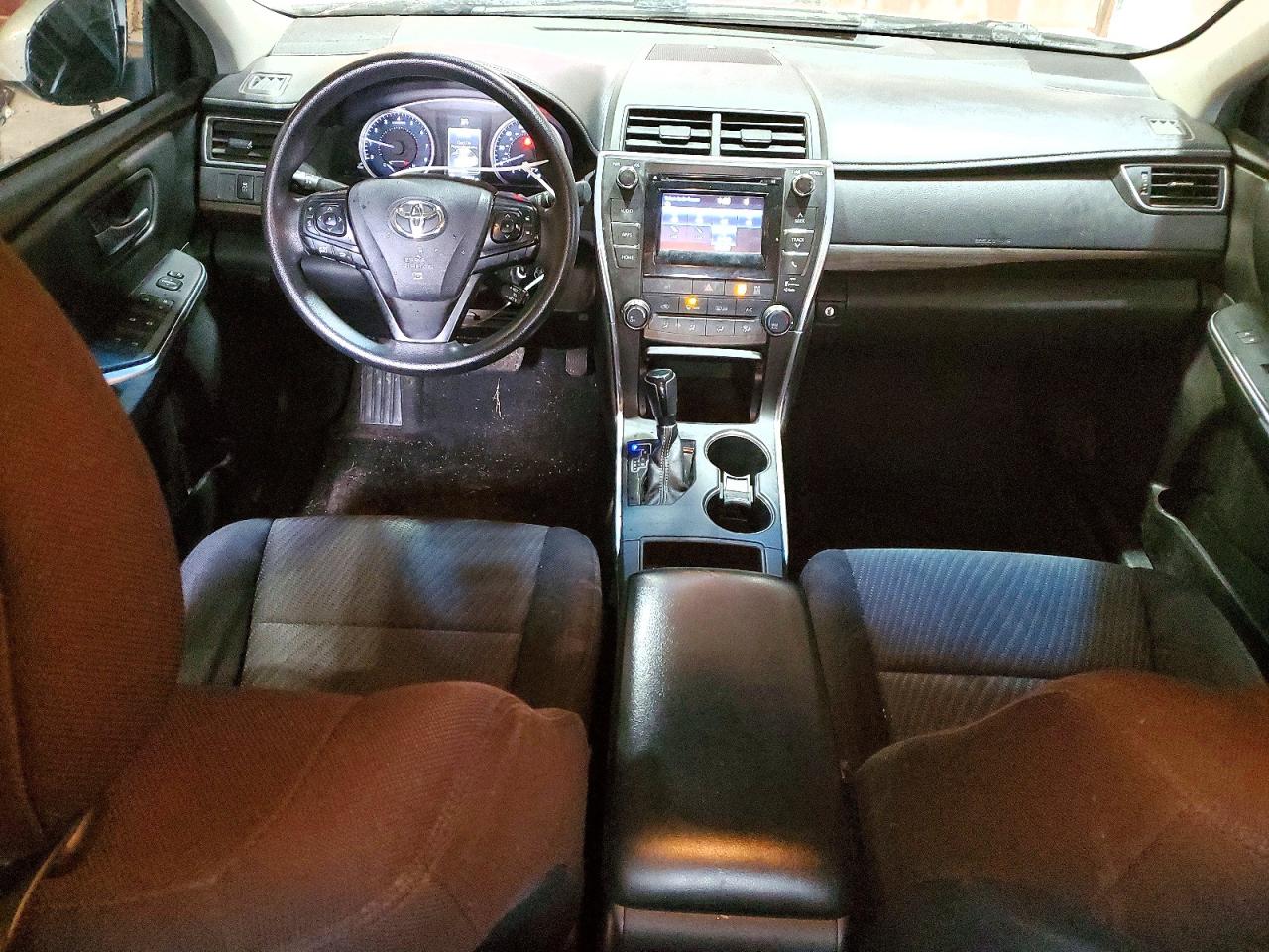 2015 TOYOTA CAMRY LE photo 22