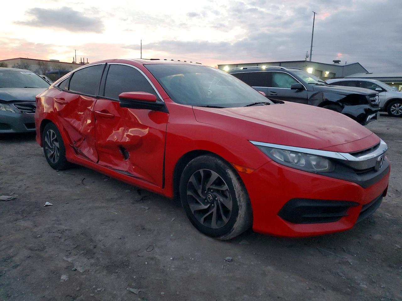 2017 HONDA CIVIC EX photo 4