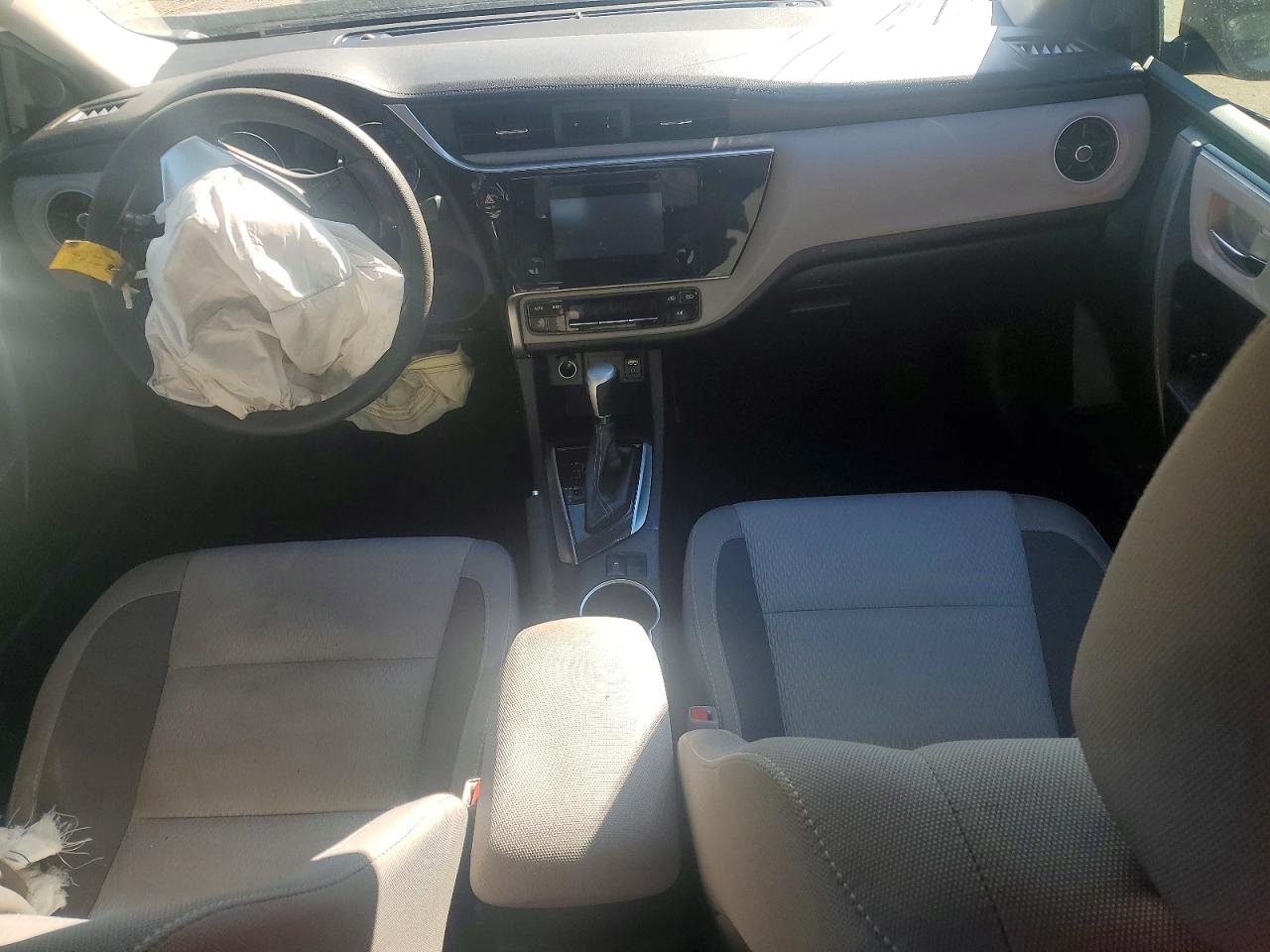 2019 TOYOTA COROLLA LE photo 22