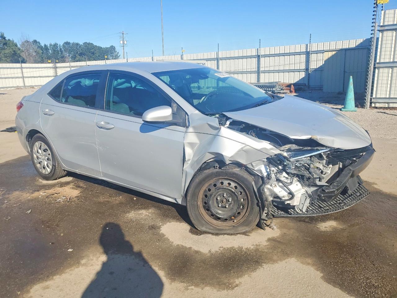 2019 TOYOTA COROLLA LE photo 10