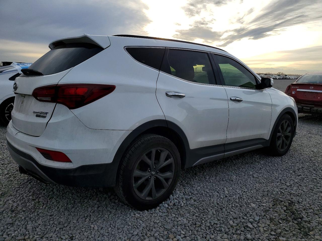 2017 HYUNDAI SANTA FE SPORT photo 3