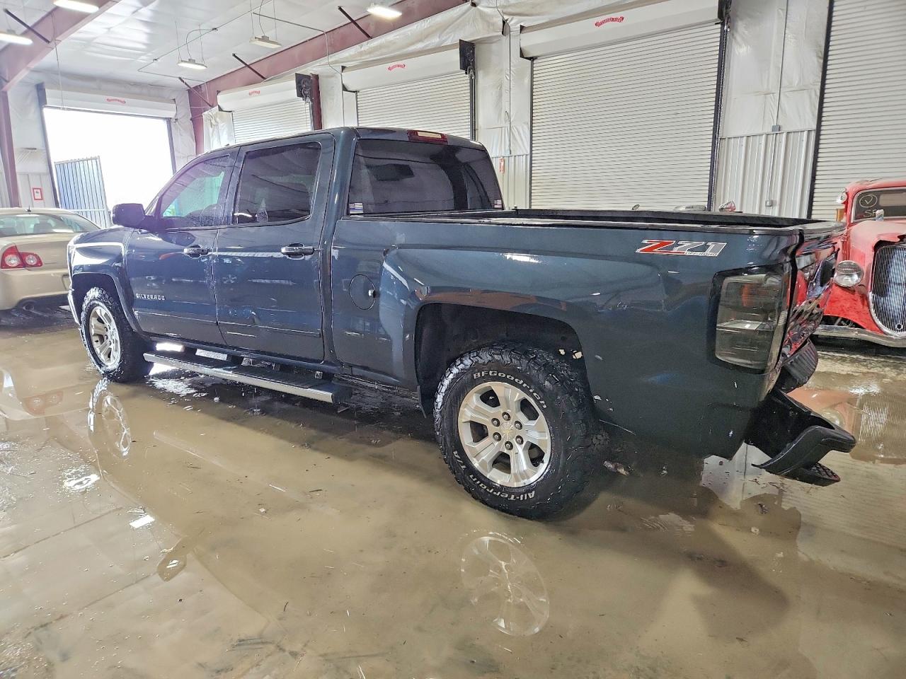 2017 CHEVROLET SILVERADO K1500 LT photo 2